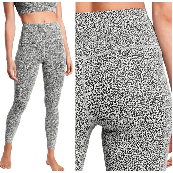 ATHLETA Salutation Stash II Textured Tight Size Small - Picture 2 of 4